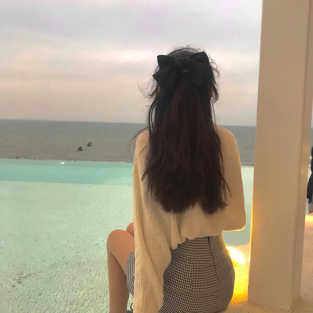 第一声枪响海报